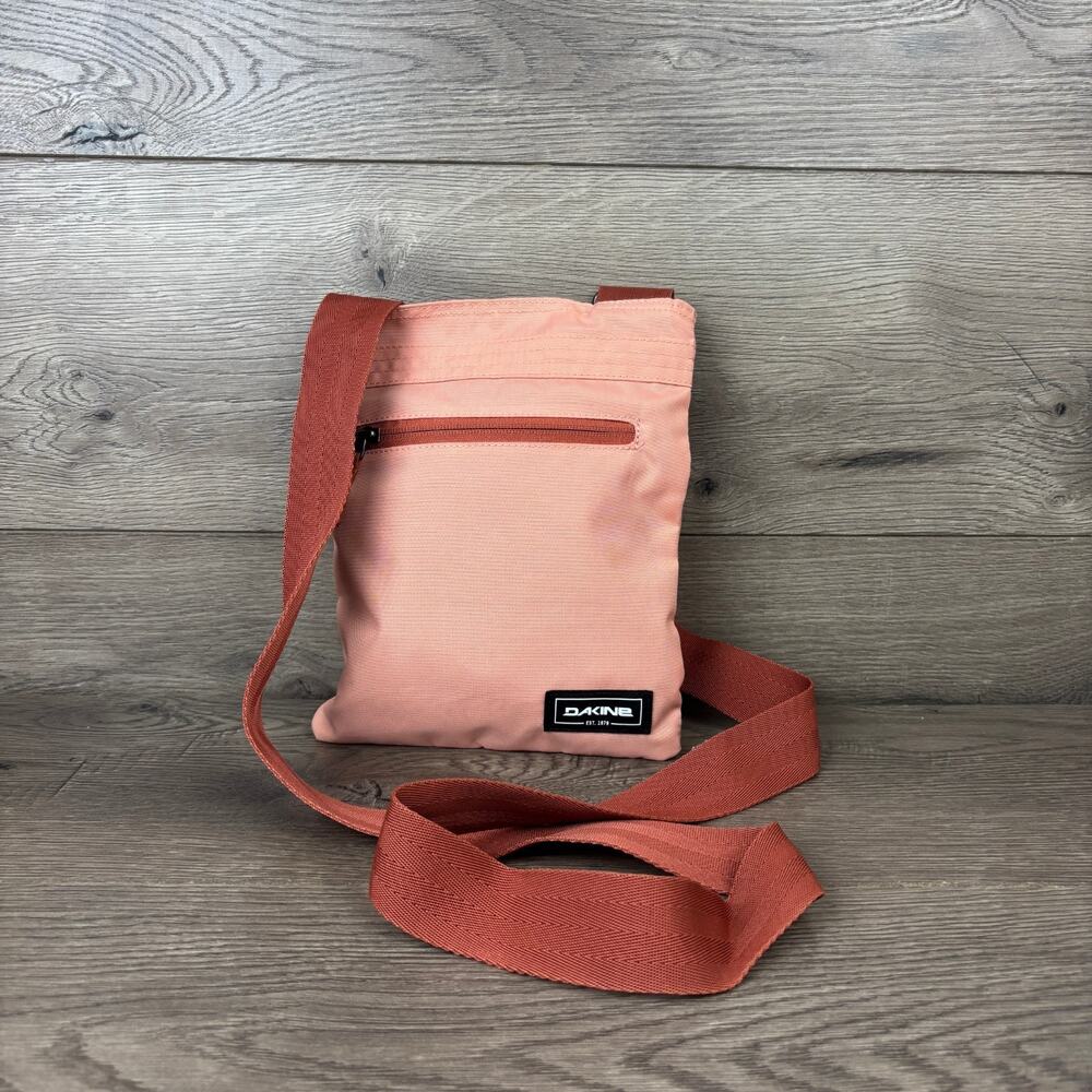 Dakine Jive Crossbody Bag Shoulder Purse Handbag Muted Clay Peach - Adjustable S